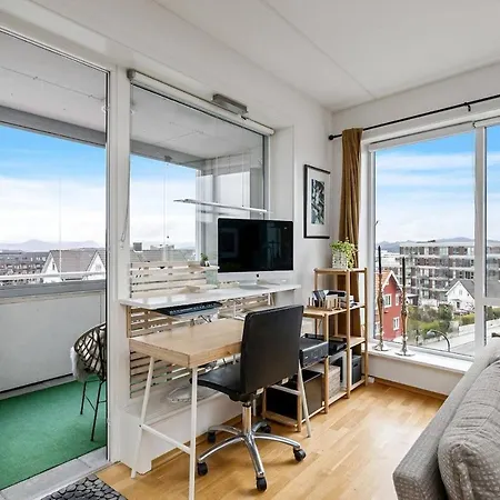 Lovely In The Center Of Apartment
