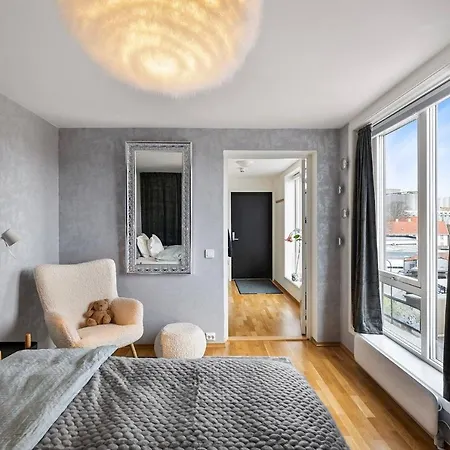 Lovely In The Center Of Apartment *